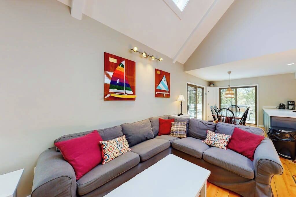 Photo of Livingroom in Truro