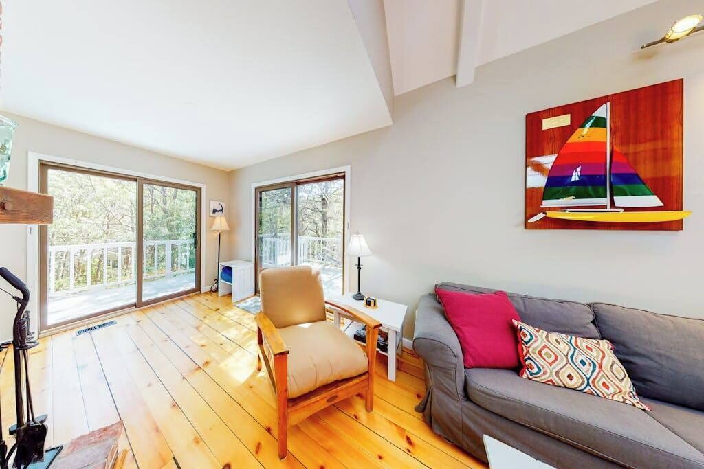 Photo of Livingroom in Truro