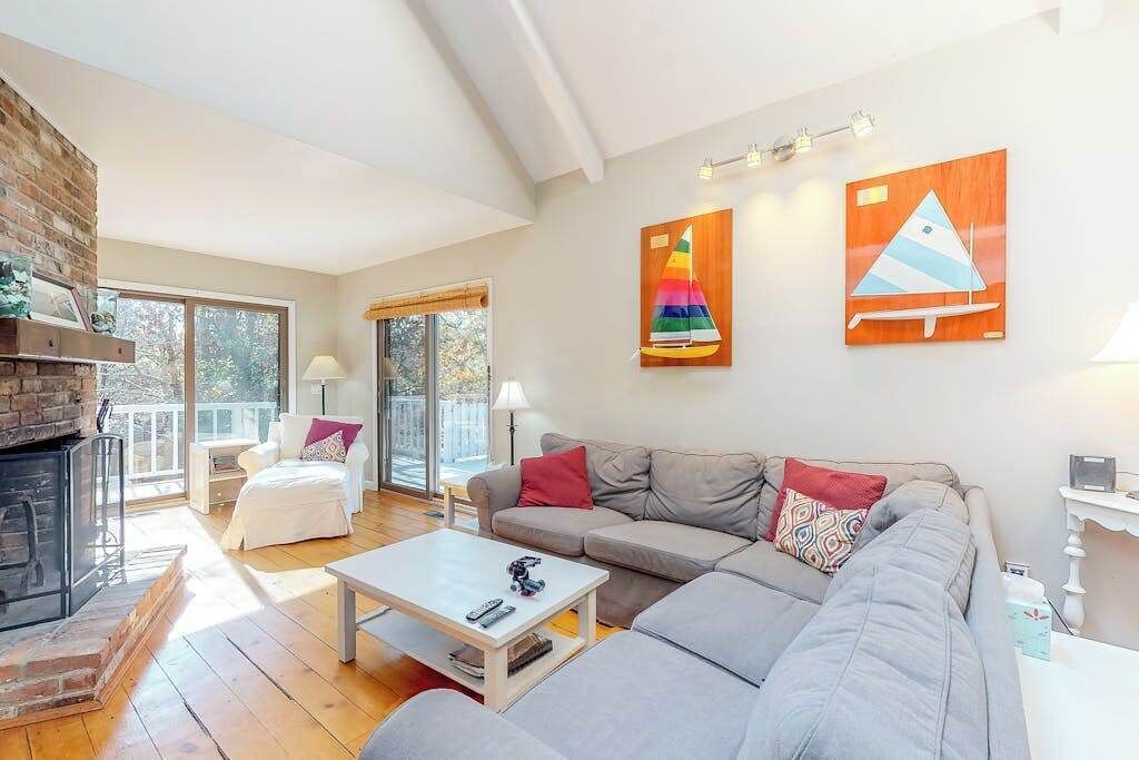 Photo of Livingroom in Truro