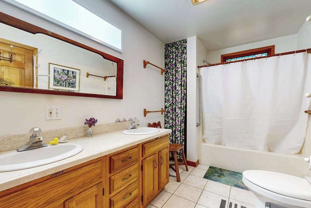 Photo of Bathroom in West Tisbury