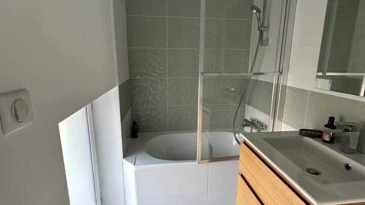 Photo of Bathroom in Loches