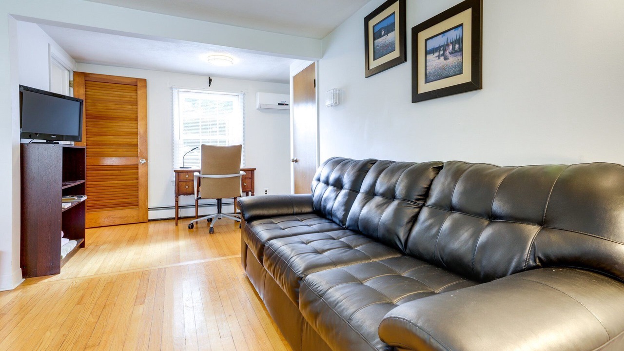 Photo of Livingroom in Coventry Lake