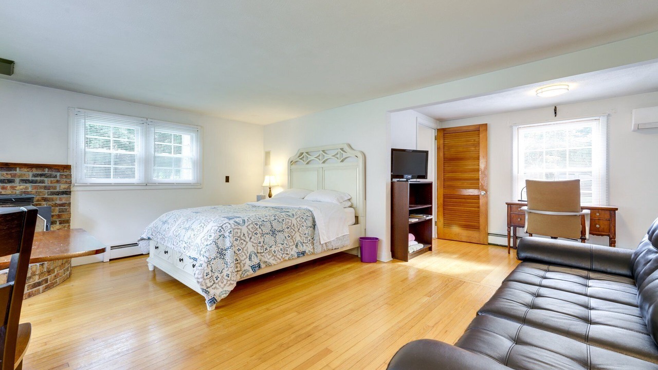 Photo of Bedroom in Coventry Lake
