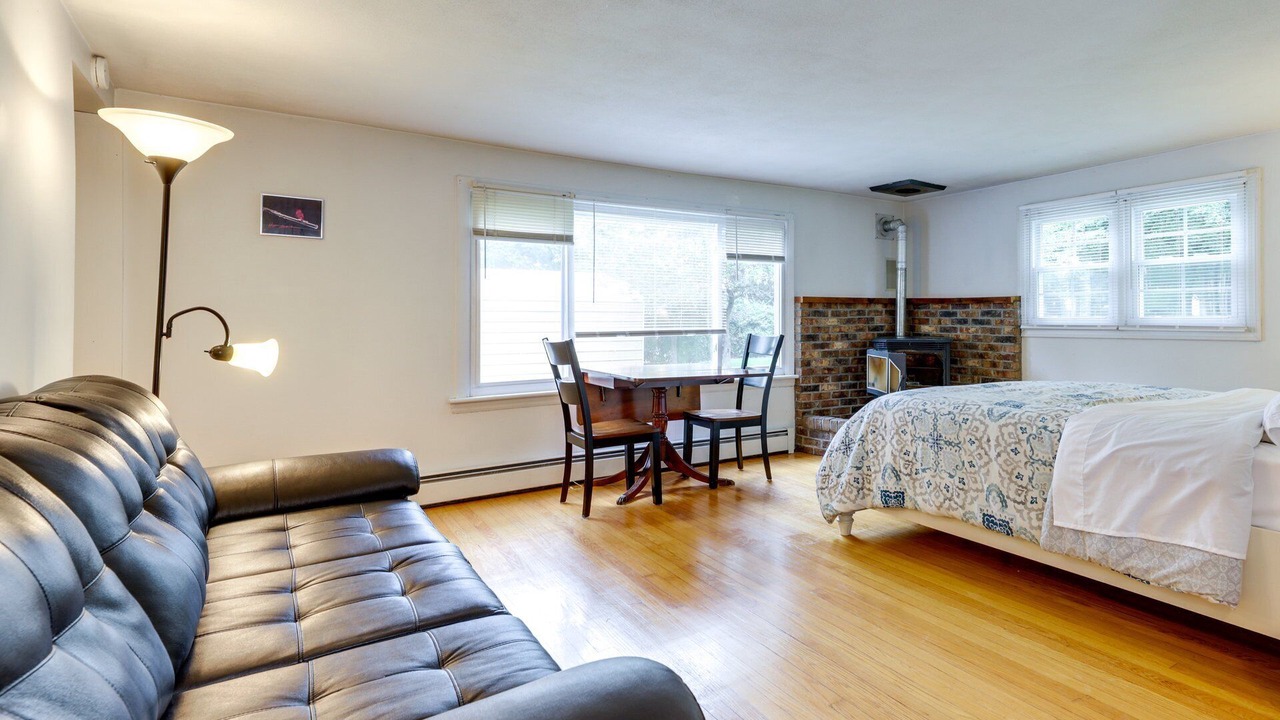 Photo of Bedroom in Coventry Lake