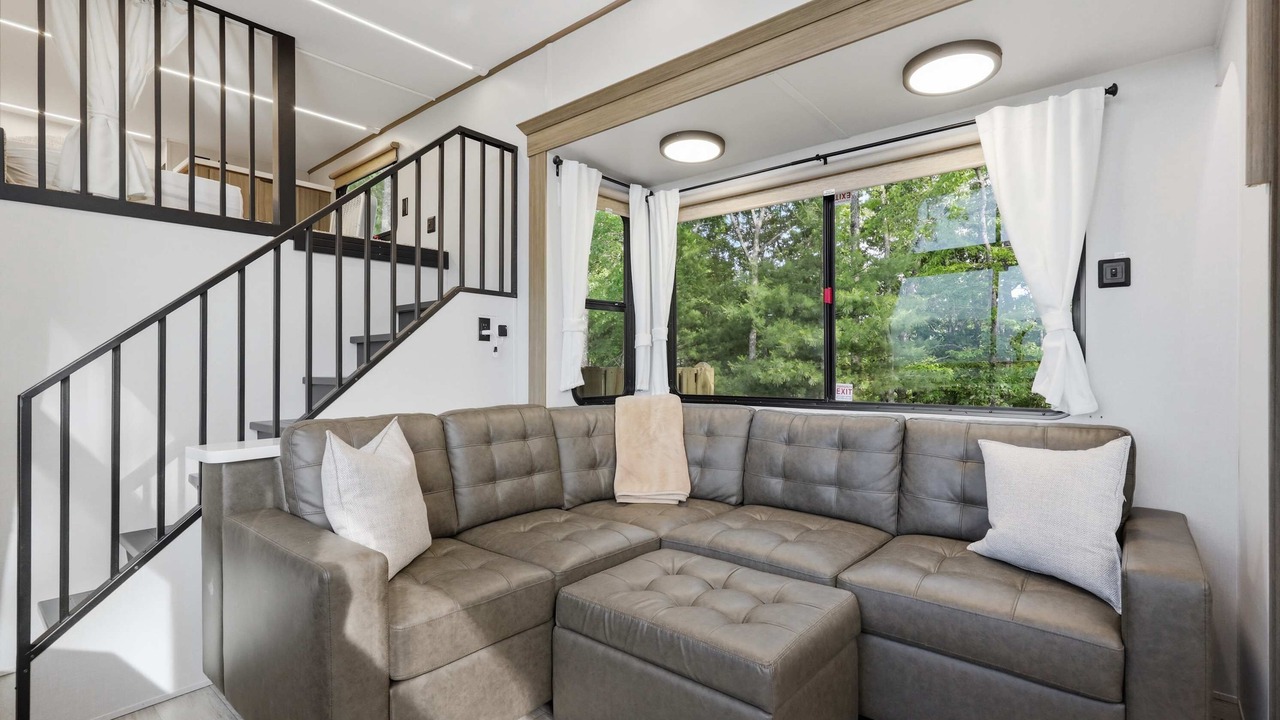 Photo of Livingroom in Tallassee