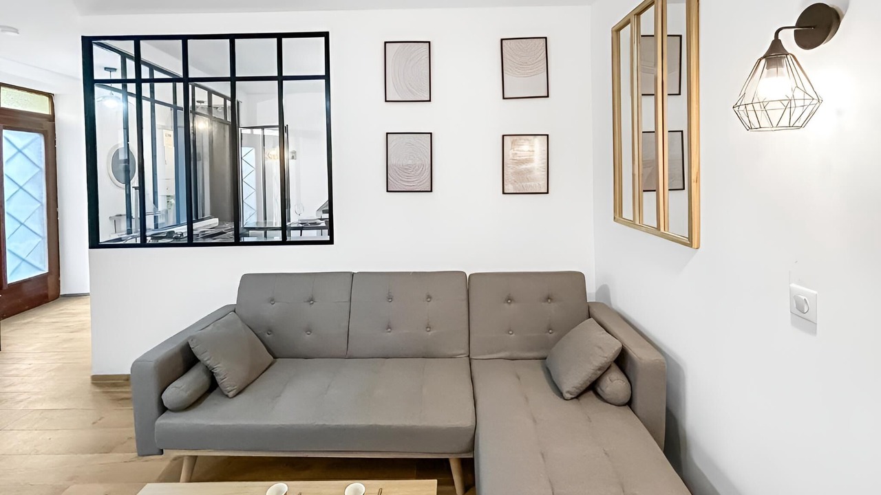 Photo of Livingroom in Saint-Leu-dEsserent