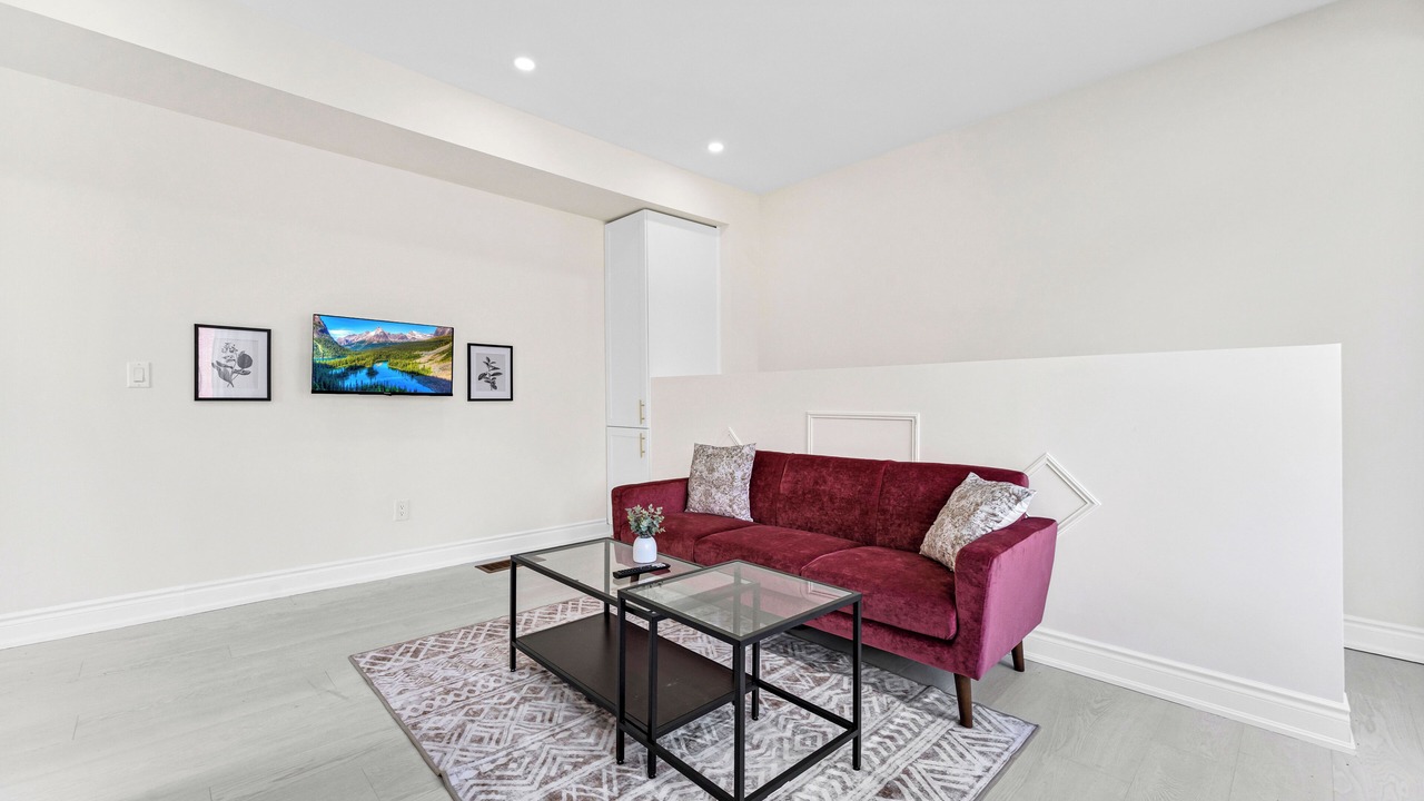 Photo of Livingroom in Oakville