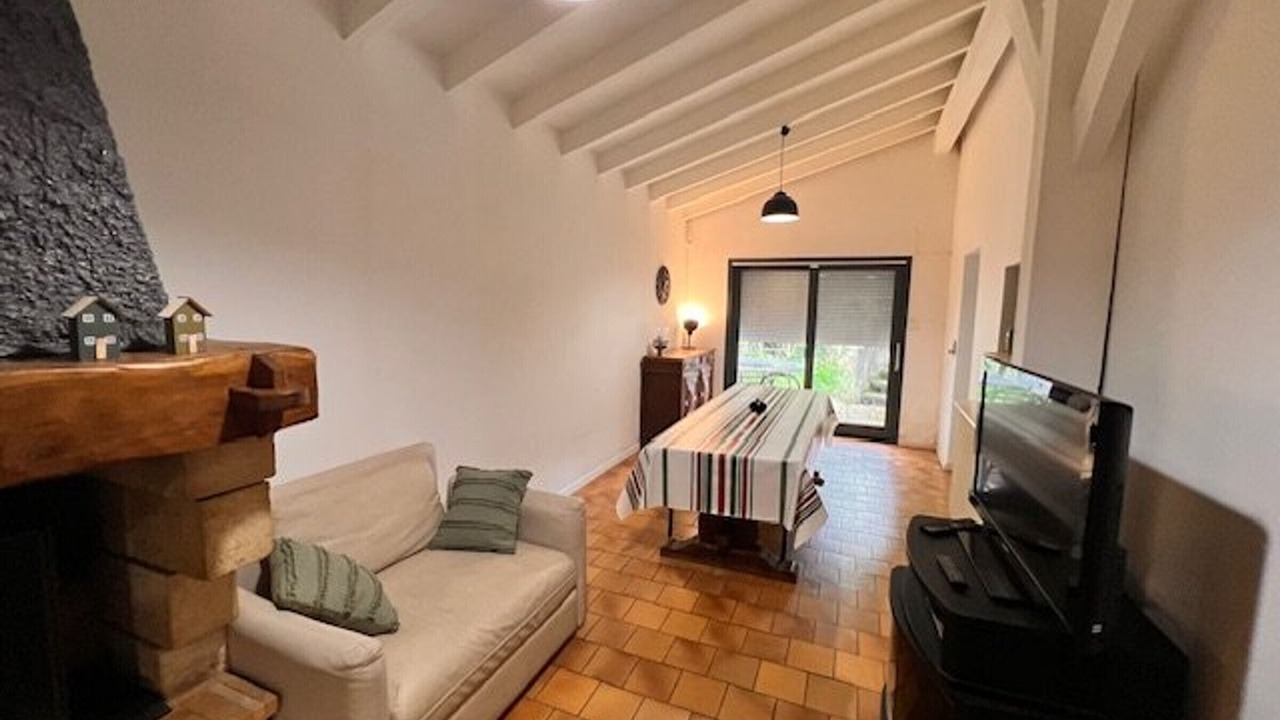 Photo of Livingroom in Nansouty-Saint-Genes