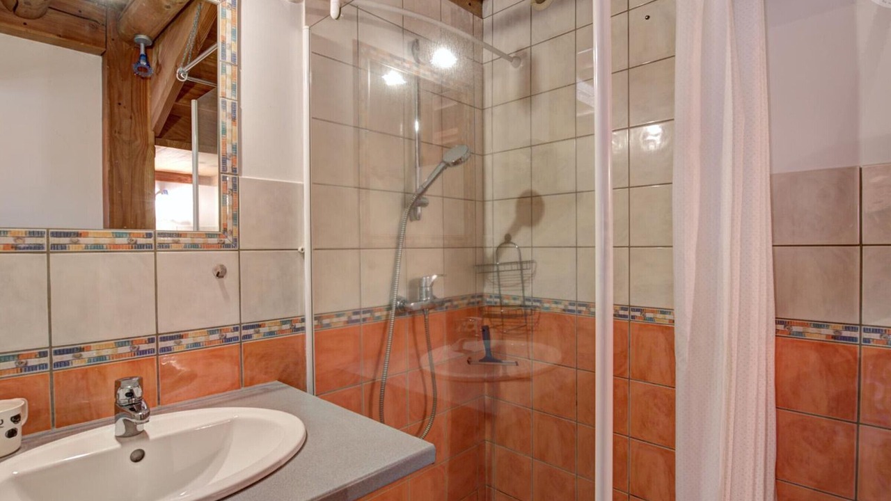 Photo of Bathroom in Saint-Julien-la-Vetre