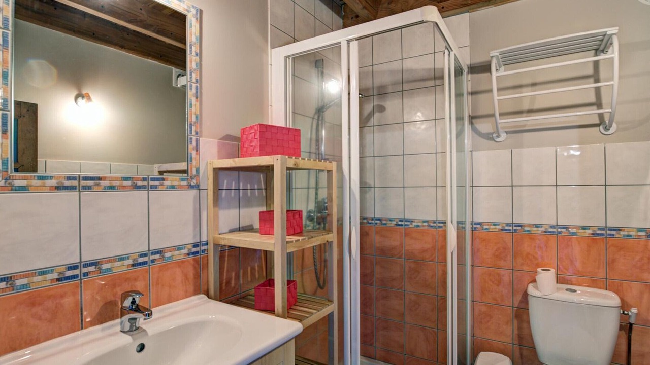 Photo of Bathroom in Saint-Julien-la-Vetre