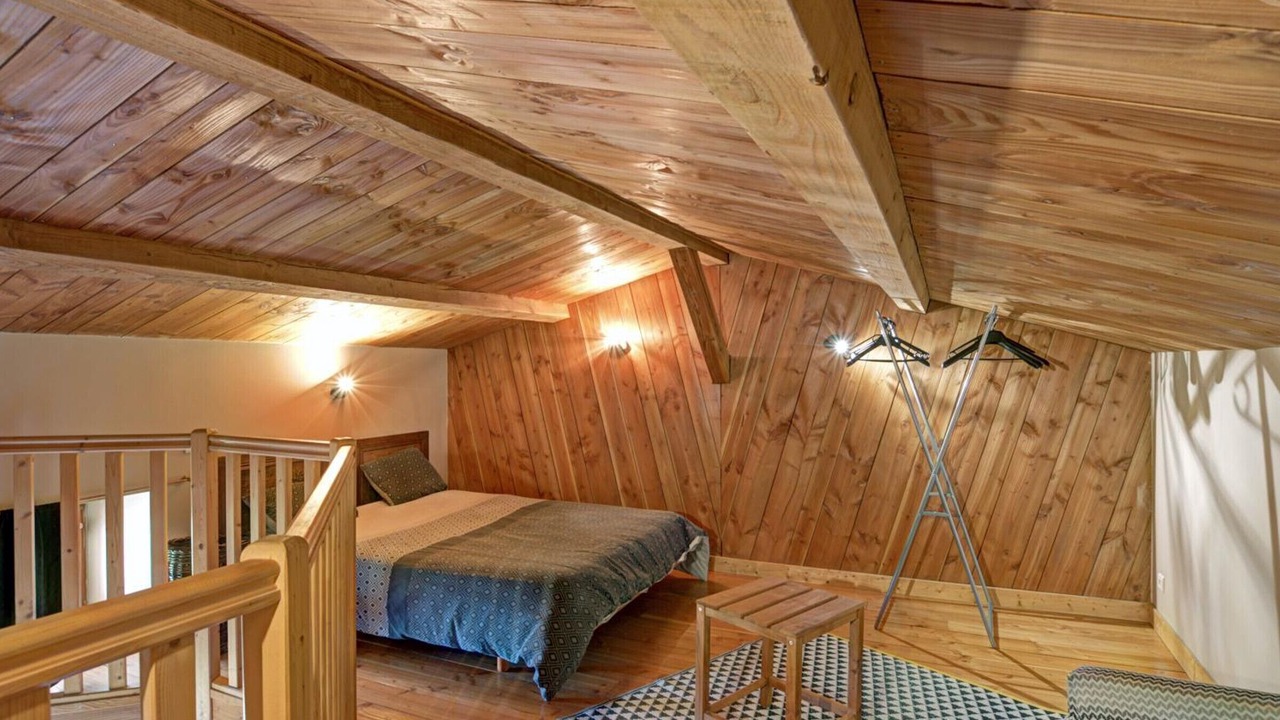 Photo of Bedroom in Saint-Julien-la-Vetre