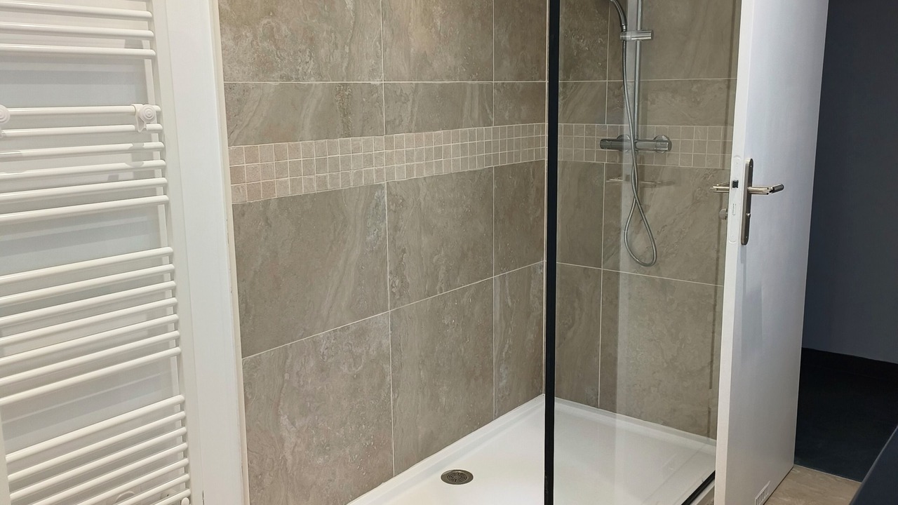 Photo of Bathroom in Champagne-sur-Seine