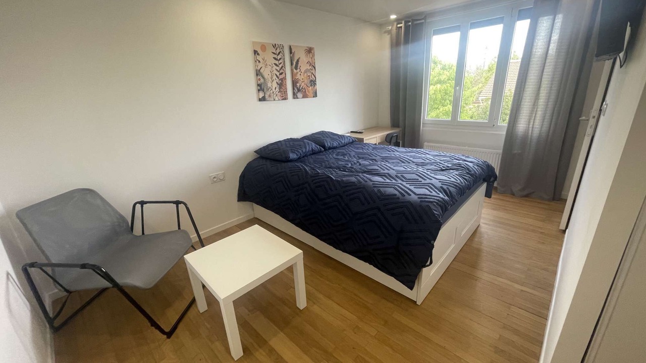 Photo of Bedroom in Argenteuil