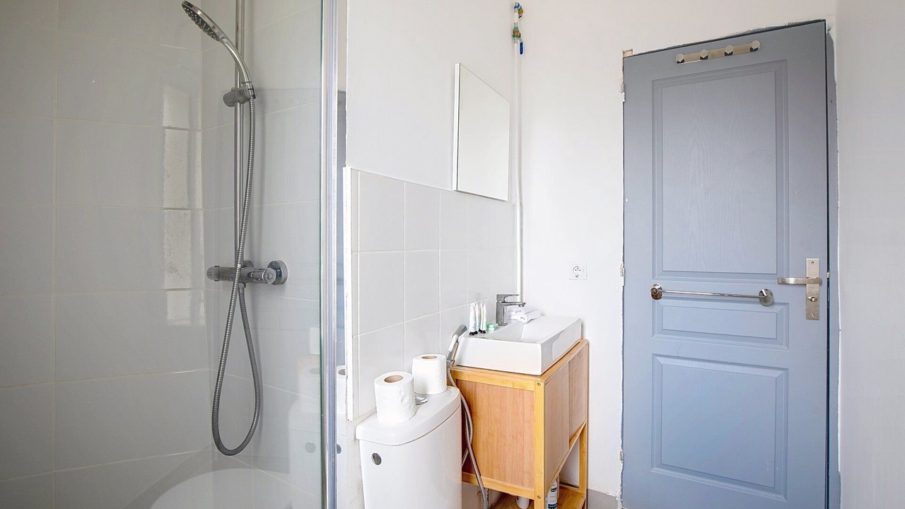 Photo of Bathroom in Quartier de la Goutte-d'Or