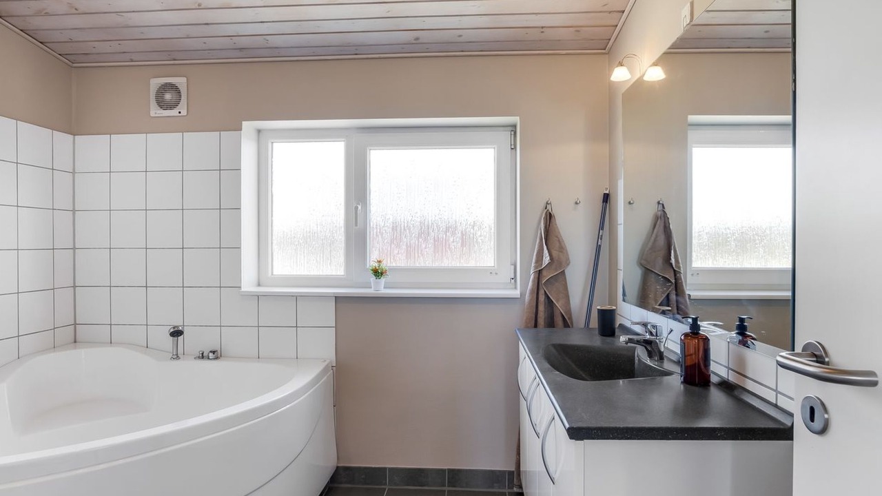 Photo of Bathroom in Lokken