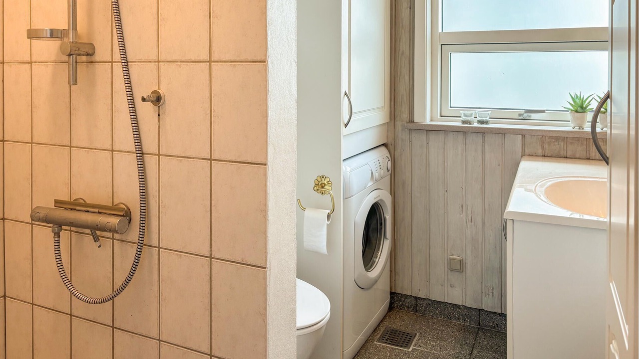 Photo of Bathroom in Roslev