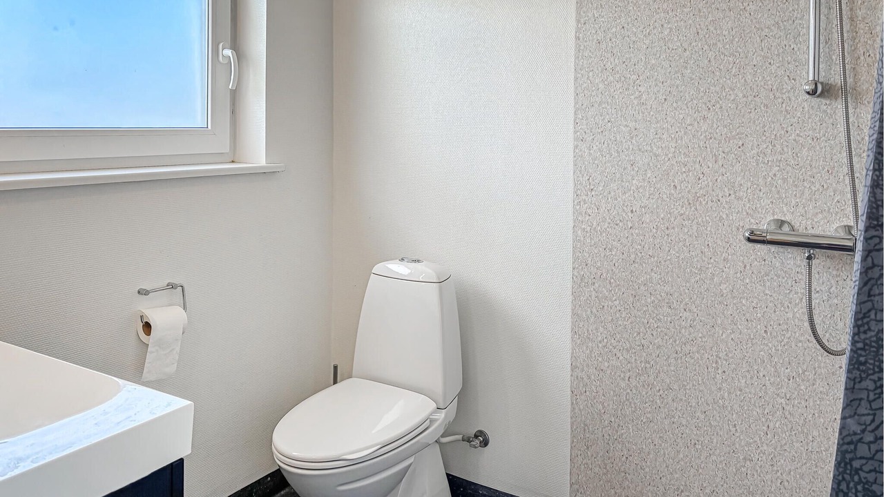 Photo of Bathroom in Fur