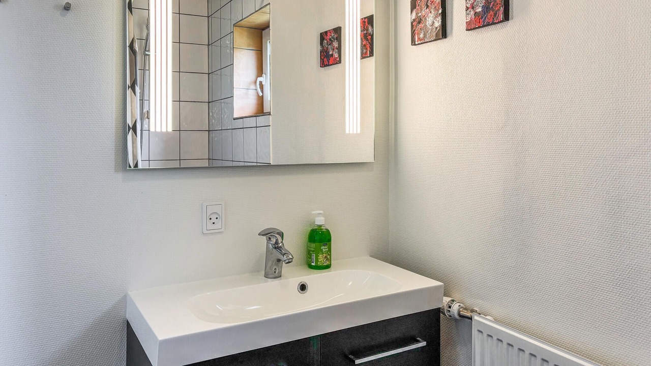 Photo of Bathroom in Fur