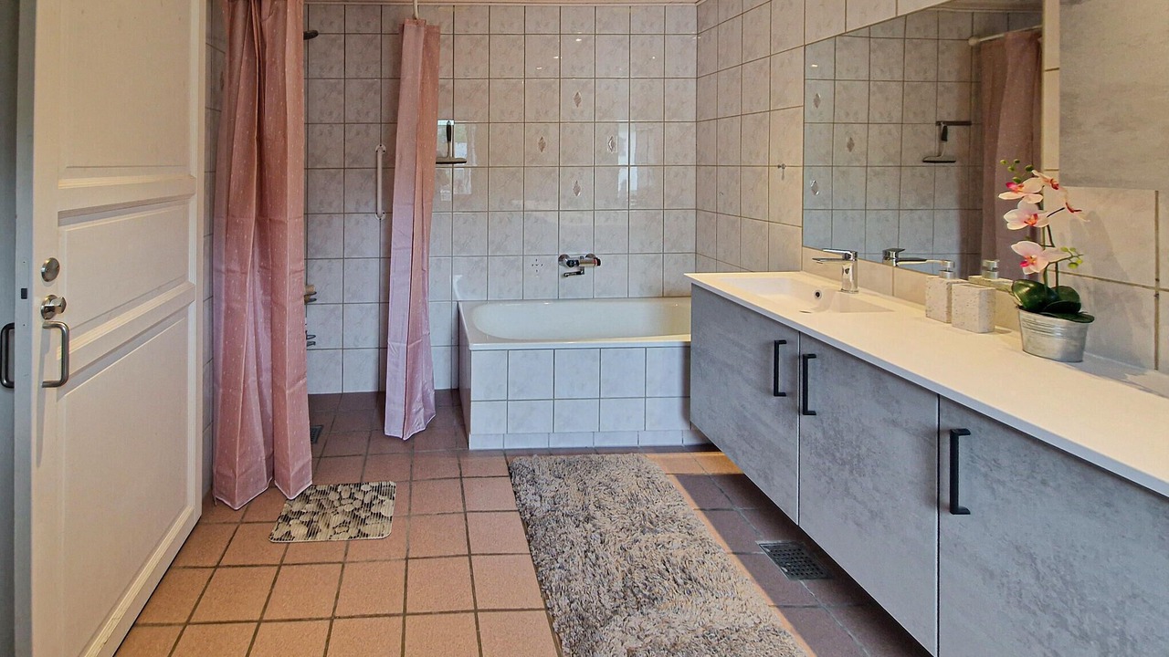 Photo of Bathroom in Lokken