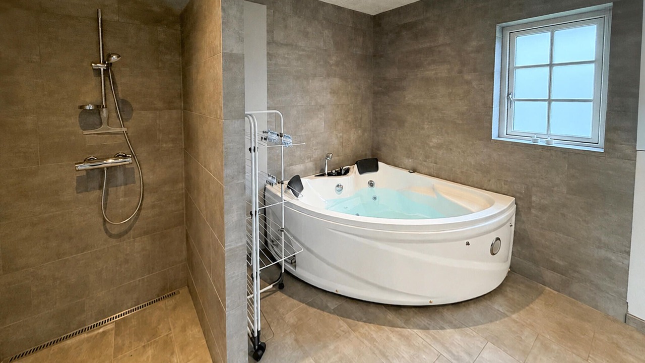 Photo of Bathroom in Mommark Strand