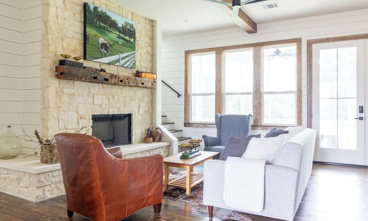 Photo of Livingroom in La Grange