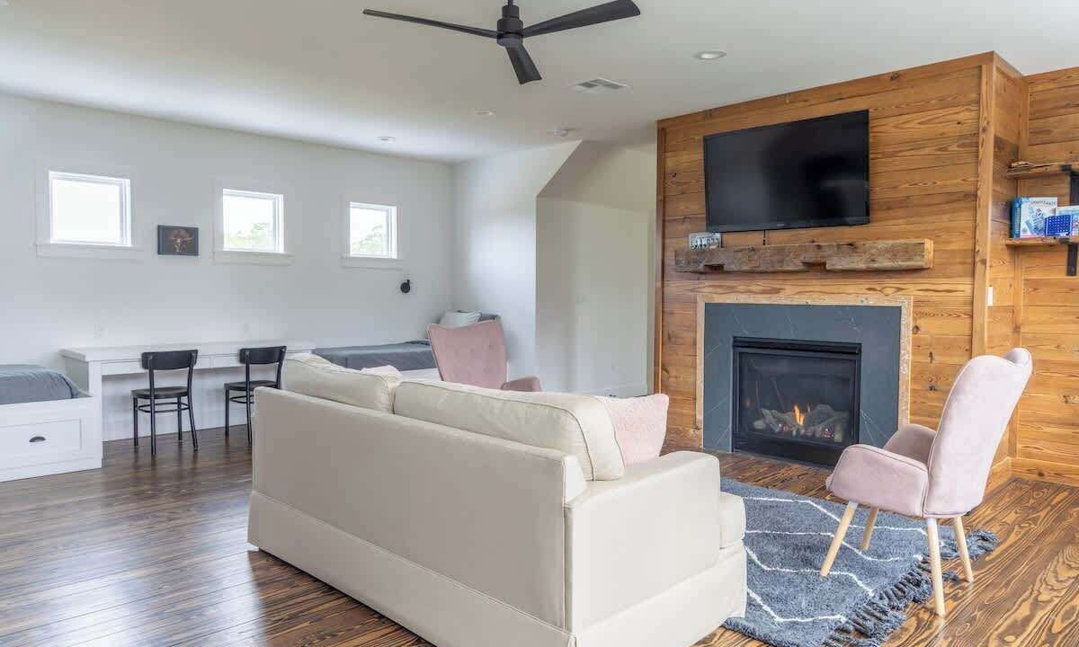 Photo of Livingroom in La Grange