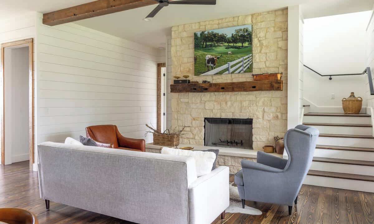 Photo of Livingroom in La Grange