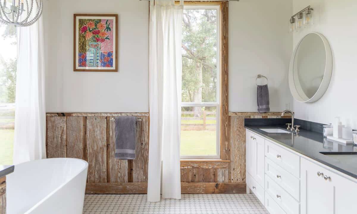 Photo of Bathroom in La Grange