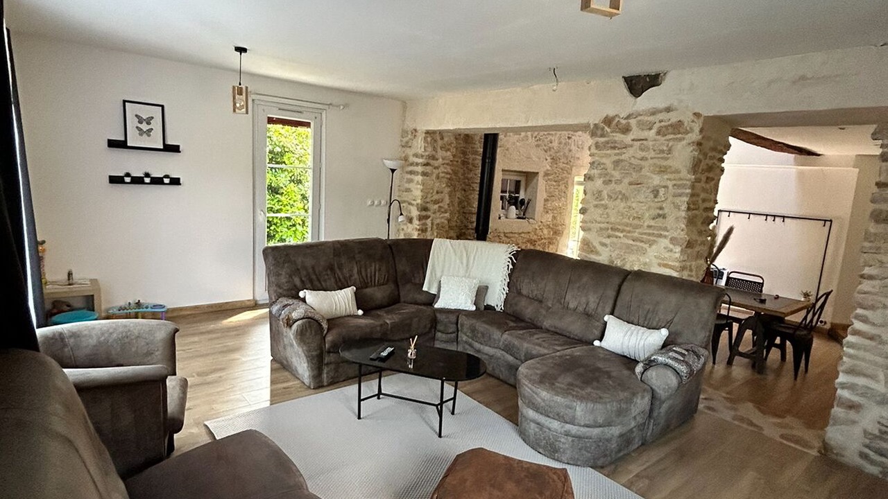 Photo of Livingroom in Chatenoy-le-Royal