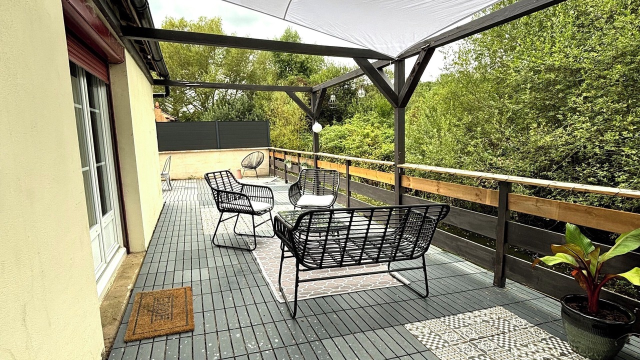 Photo of Patio Balcony in Chatenoy-le-Royal