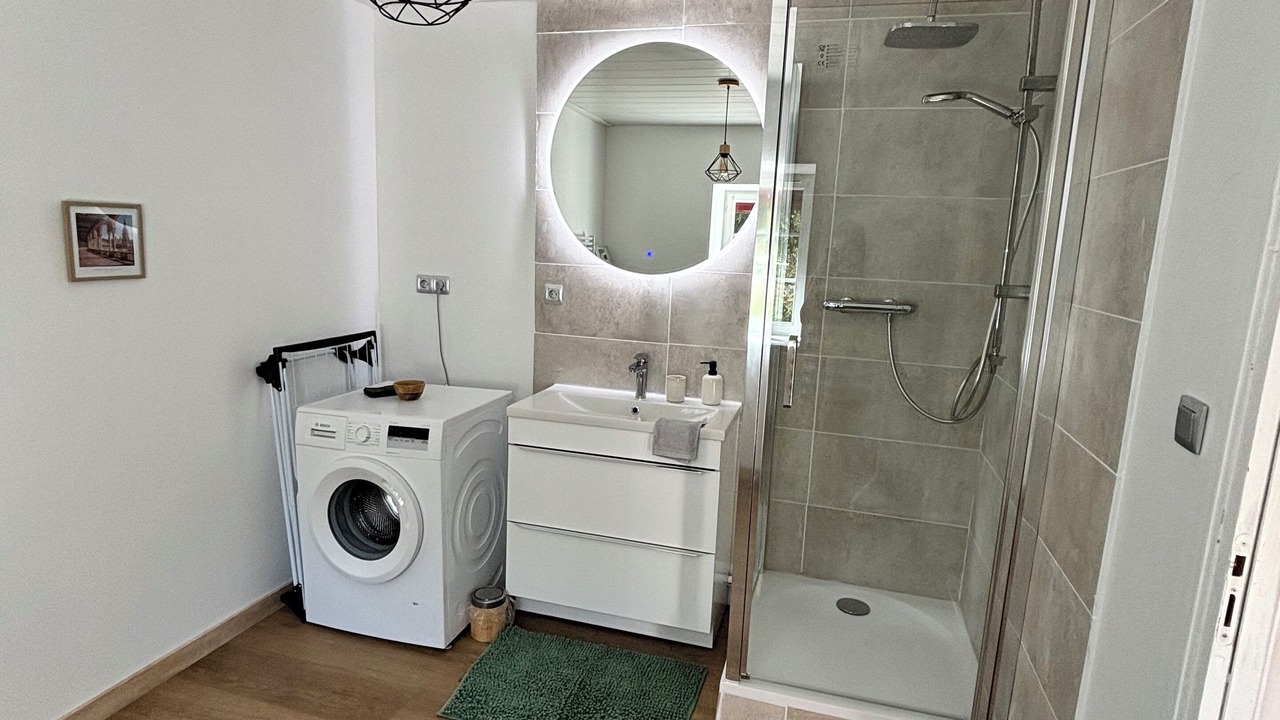 Photo of Bathroom in Chatenoy-le-Royal