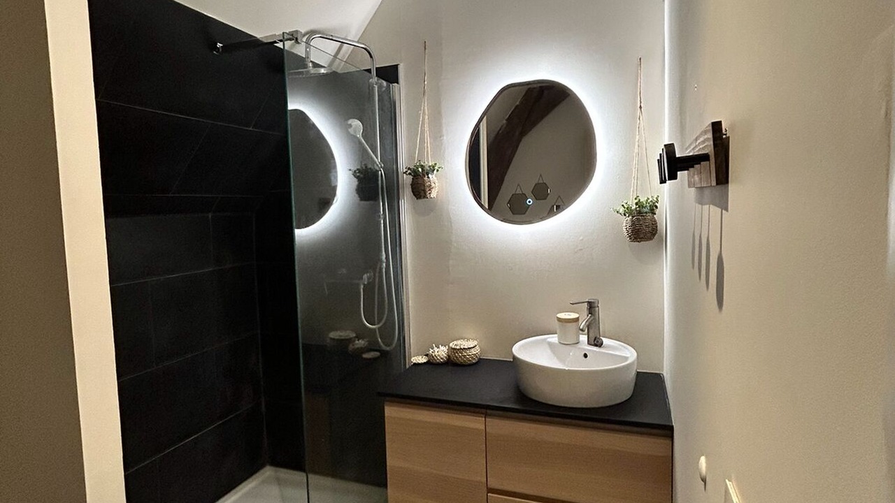Photo of Bathroom in Chatenoy-le-Royal