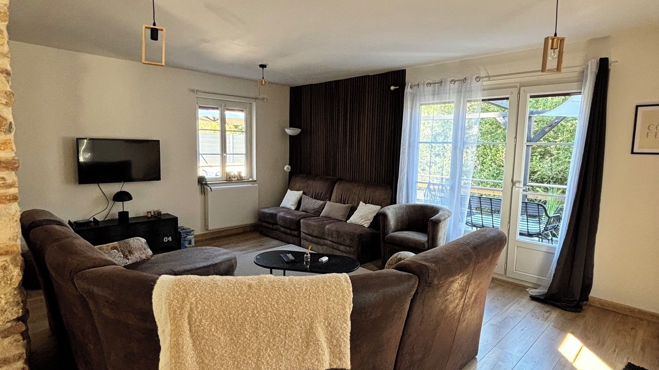 Photo of Livingroom in Chatenoy-le-Royal