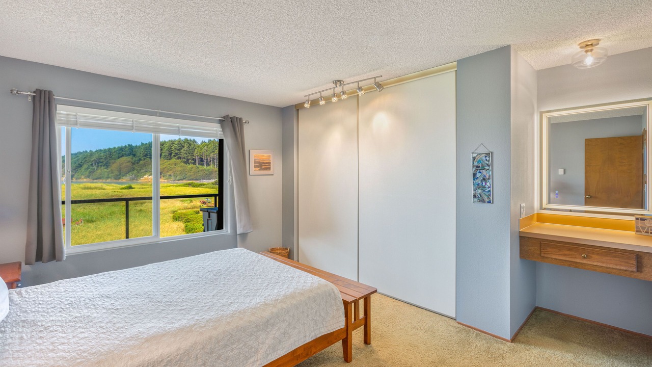 Photo of Bedroom in Moclips