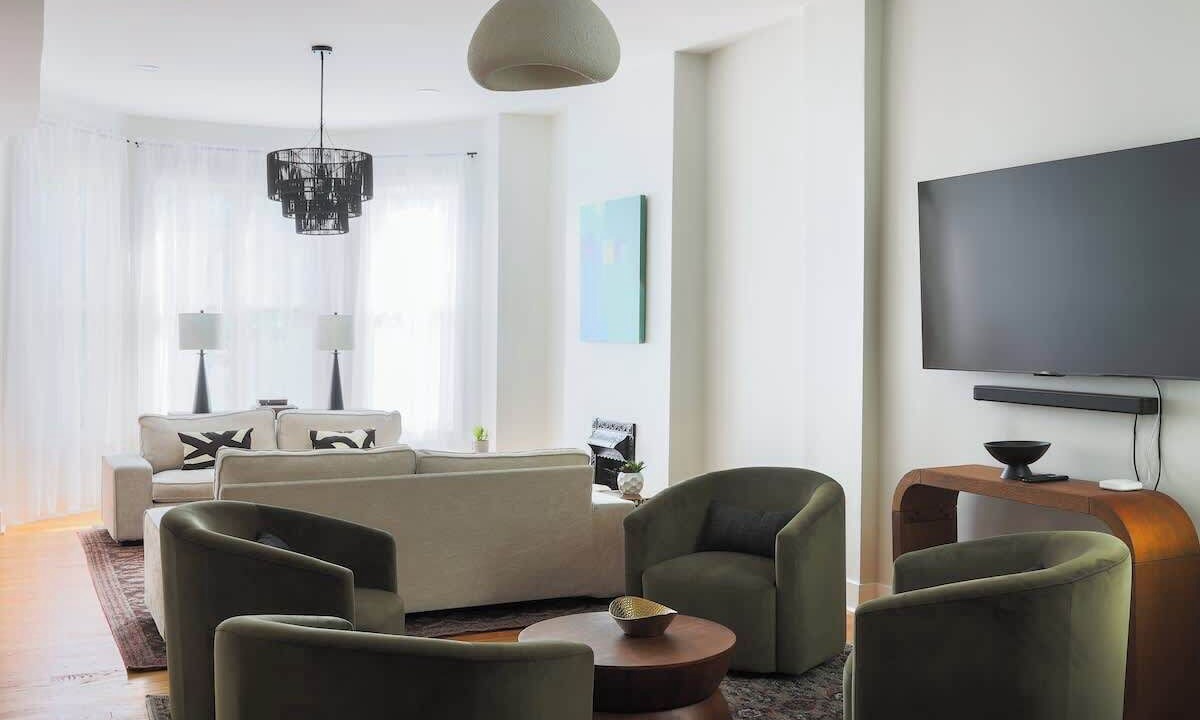 Photo of Livingroom in Sheffield and DePaul