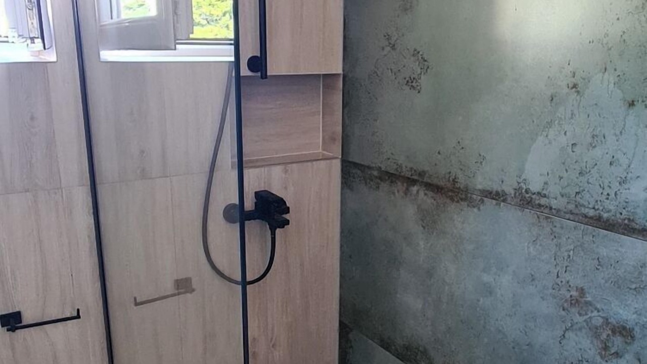Photo of Bathroom in Pile