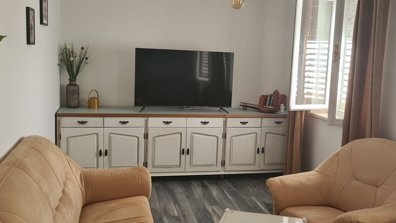 Photo of Livingroom in Pile