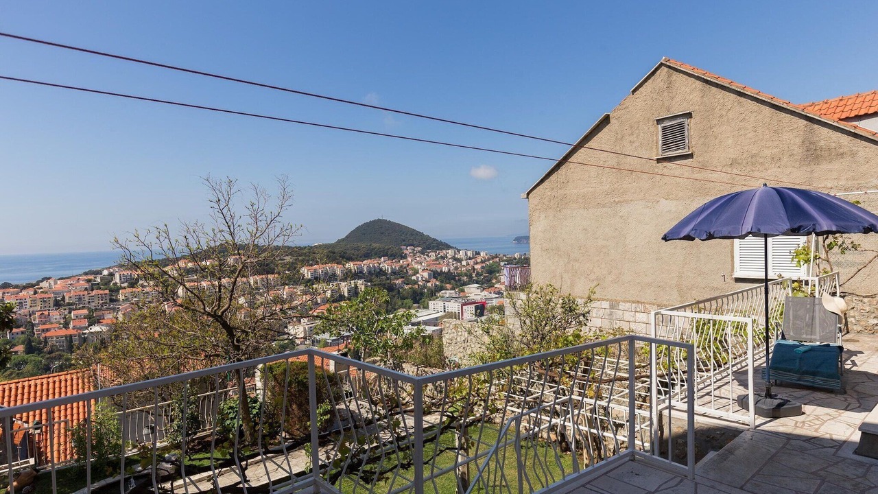 Photo of Patio Balcony in Gornji Kono