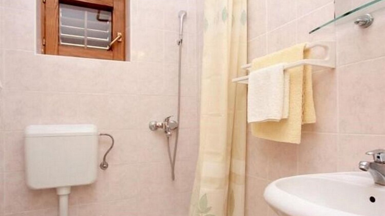 Photo of Bathroom in Brsecine