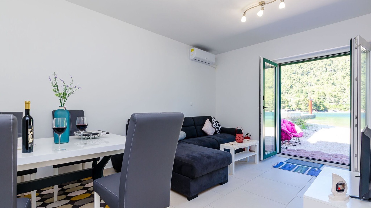 Photo of Livingroom in Broce