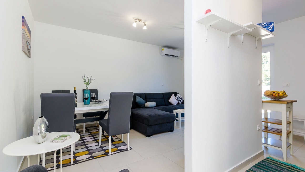 Photo of Livingroom in Broce