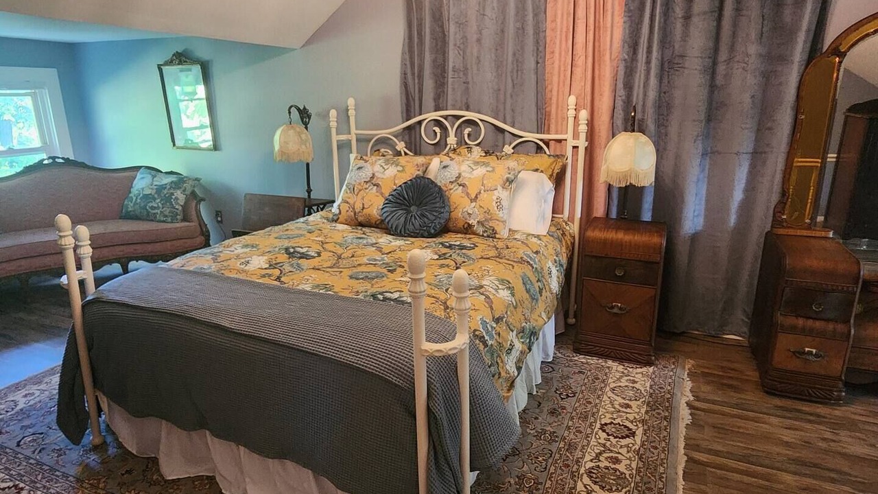 Photo of Bedroom in Montgomery