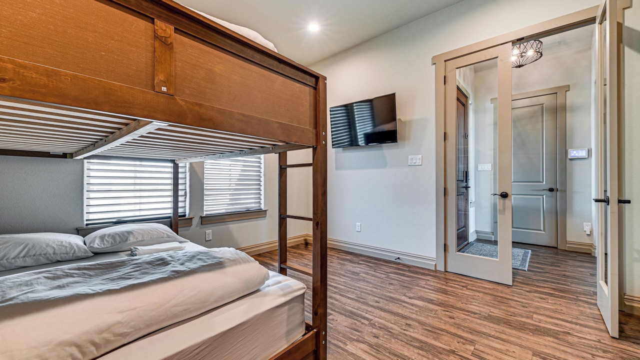Photo of Bedroom in Rosston