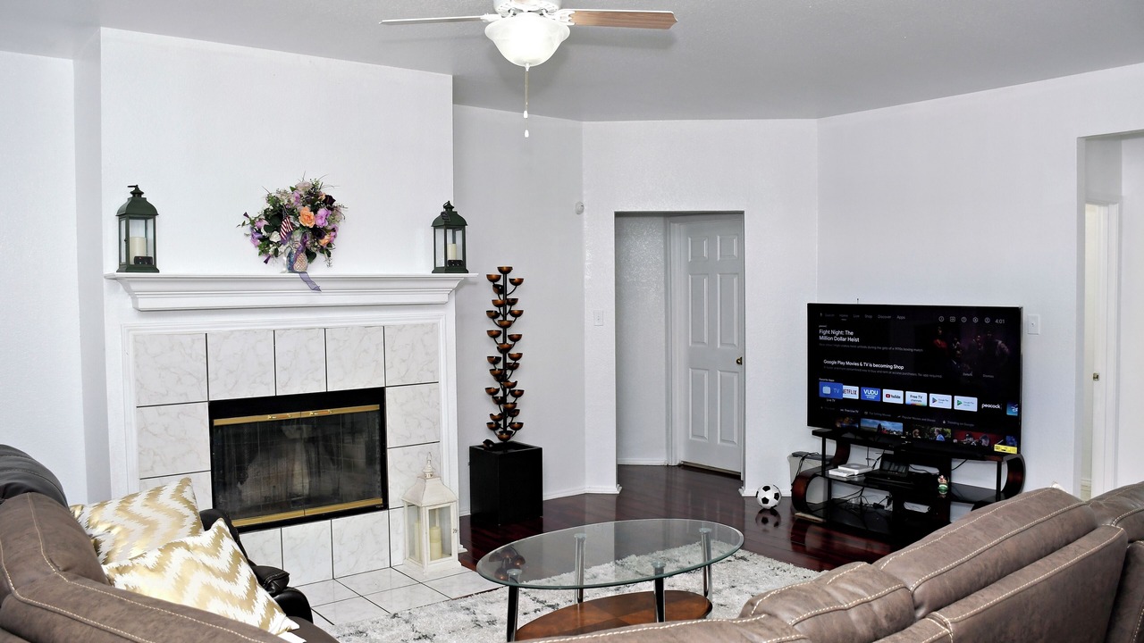 Photo of Livingroom in Southeast Arlington