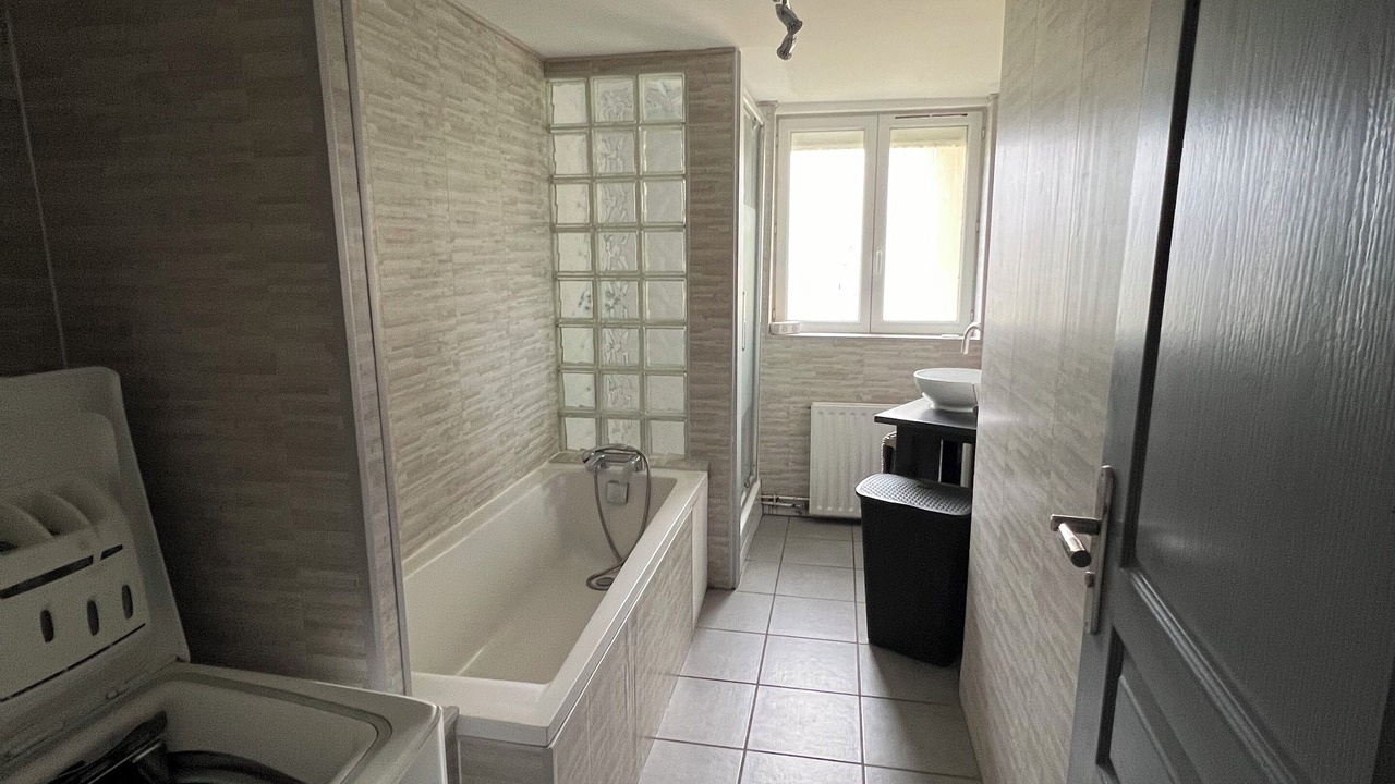 Photo of Bathroom in Warloy-Baillon