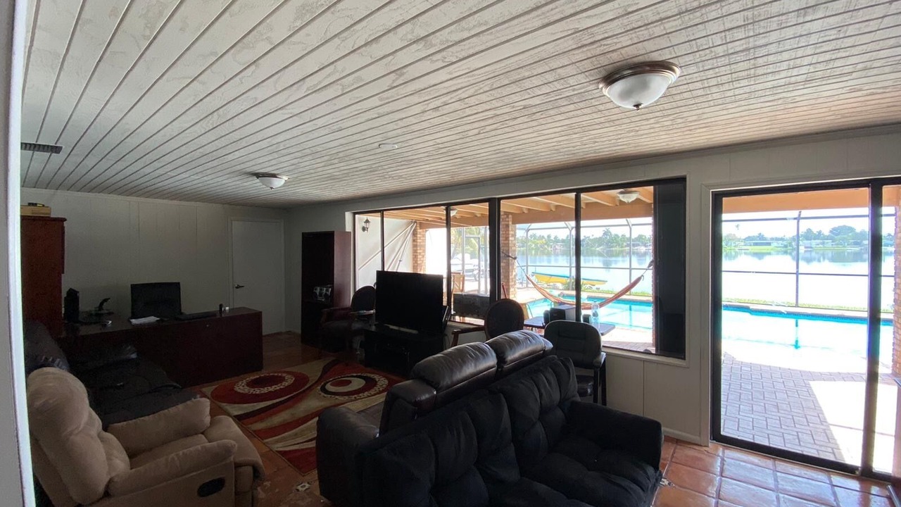 Photo of Livingroom in Ludlam