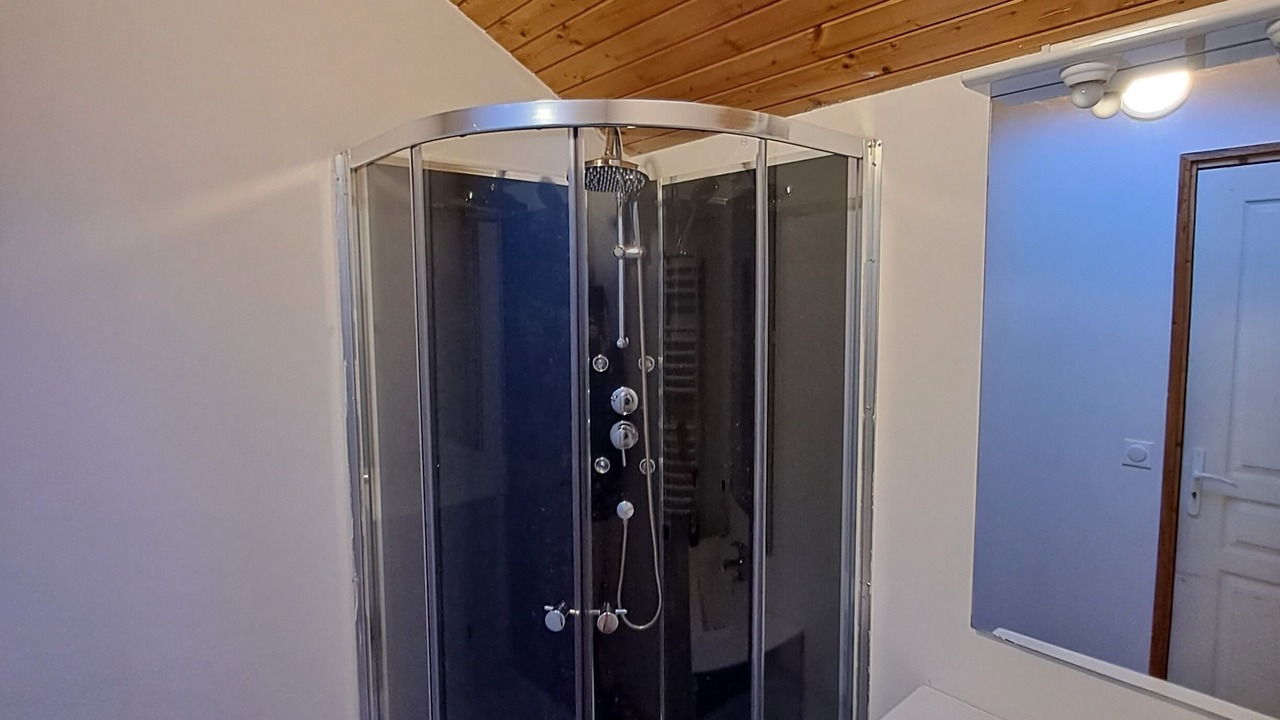 Photo of Bathroom in Forville