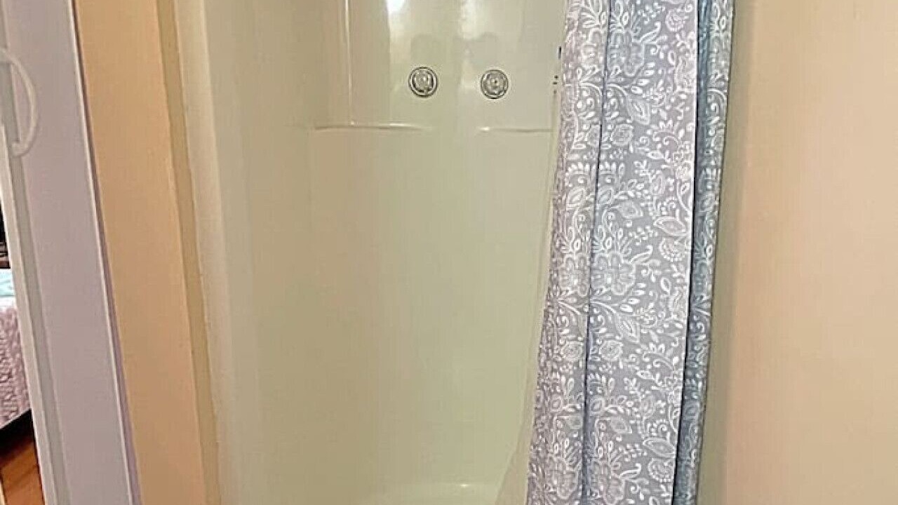 Photo of Bathroom in Jeannette
