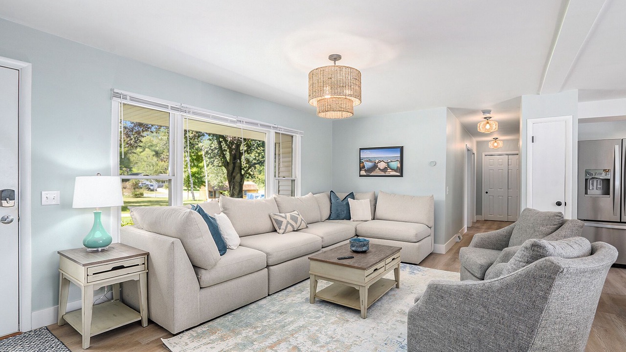 Photo of Livingroom in Allegan