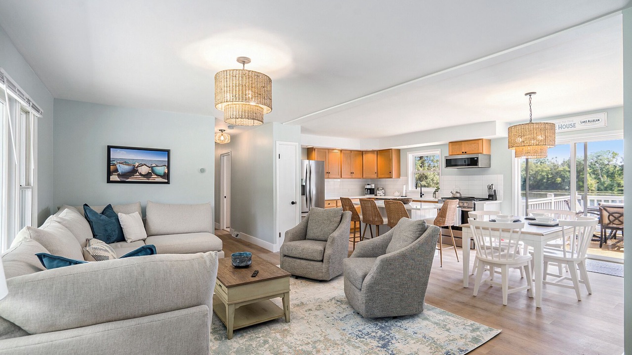 Photo of Livingroom in Allegan